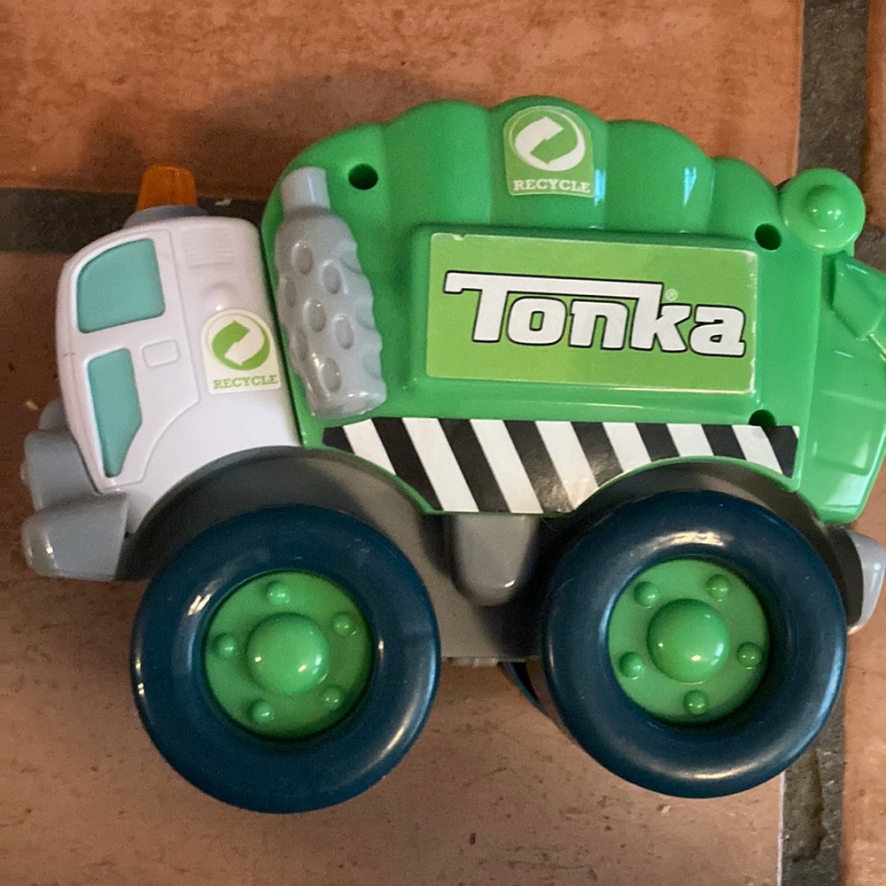 Tonka battery powered recycling truck